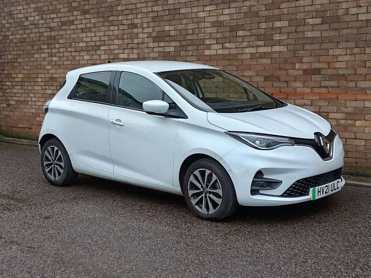 A 2021 RENAULT ZOE R135 52kWh GT Line Hatchback 5dr Electric Auto (i, Rapid Charge) (134 bhp) A 2021 RENAULT ZOE R135 52kWh GT Line Hatchback 5dr Electric Auto (i, Rapid Charge) (134 bhp)
