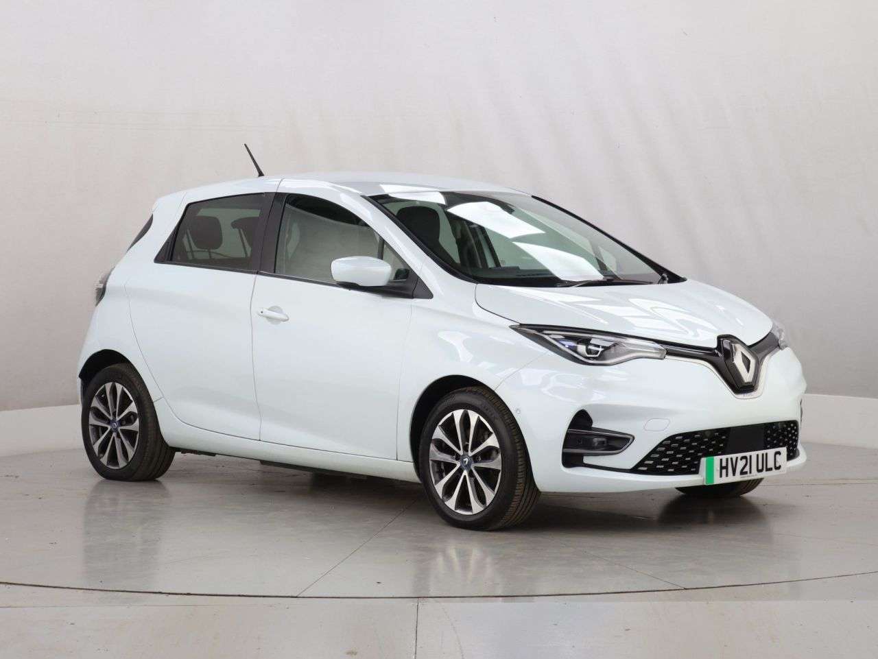 A 2021 RENAULT ZOE R135 52kWh GT Line Hatchback 5dr Electric Auto (i, Rapid Charge) (134 bhp) A 2021 RENAULT ZOE R135 52kWh GT Line Hatchback 5dr Electric Auto (i, Rapid Charge) (134 bhp)