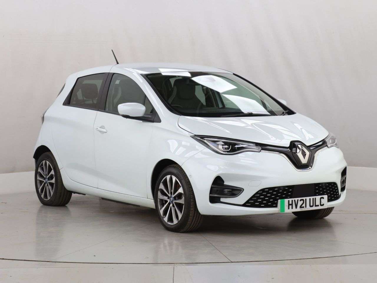 A 2021 RENAULT ZOE R135 52kWh GT Line Hatchback 5dr Electric Auto (i, Rapid Charge) (134 bhp) A 2021 RENAULT ZOE R135 52kWh GT Line Hatchback 5dr Electric Auto (i, Rapid Charge) (134 bhp)