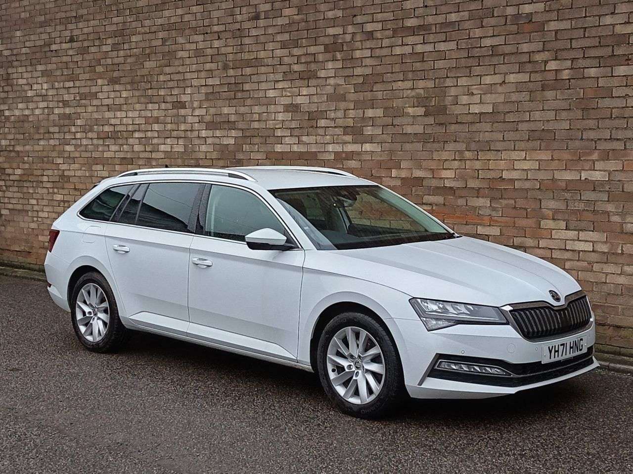 A 2021 SKODA SUPERB 1.4 TSI iV 13kWh SE Technology Estate 5dr Petrol Plug-in Hybrid DSG Euro 6 A 2021 SKODA SUPERB 1.4 TSI iV 13kWh SE Technology Estate 5dr Petrol Plug-in Hybrid DSG Euro 6