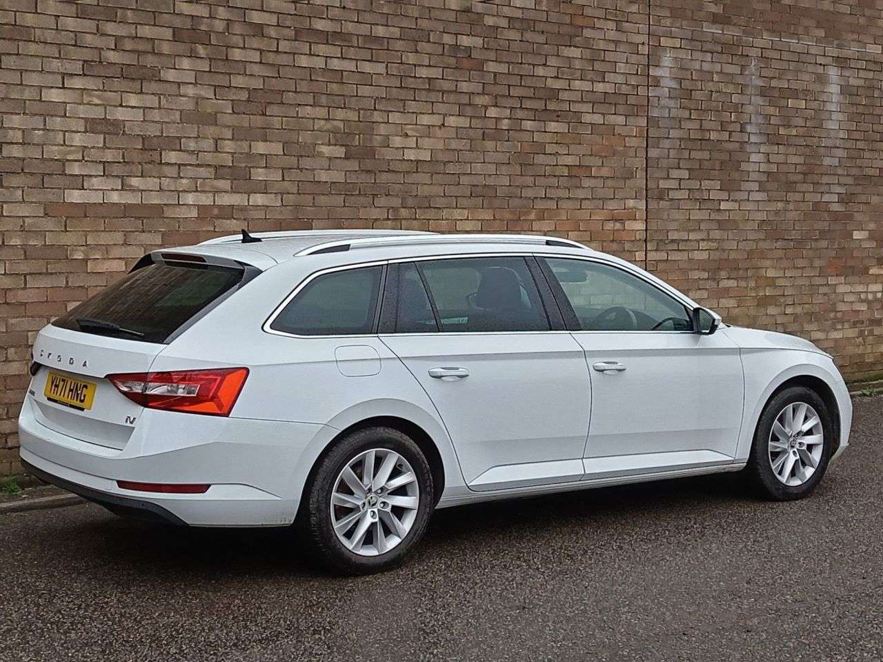 A 2021 SKODA SUPERB 1.4 TSI iV 13kWh SE Technology Estate 5dr Petrol Plug-in Hybrid DSG Euro 6 A 2021 SKODA SUPERB 1.4 TSI iV 13kWh SE Technology Estate 5dr Petrol Plug-in Hybrid DSG Euro 6