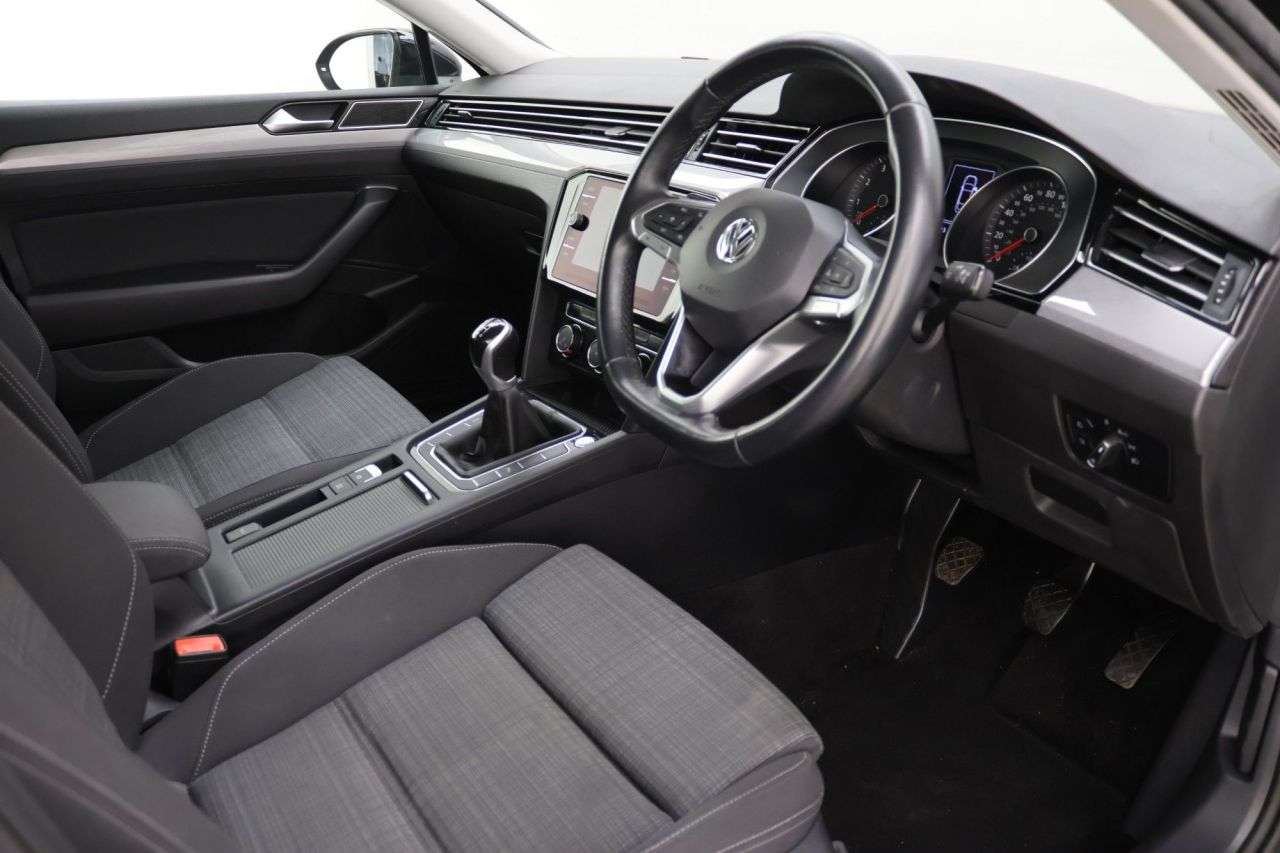 2019 VOLKSWAGEN PASSAT 2019 VOLKSWAGEN PASSAT