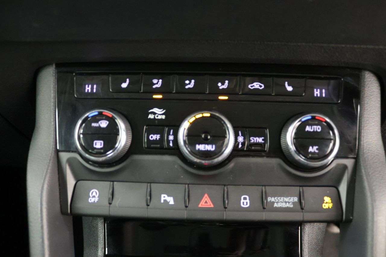 2021 SKODA KAROQ 2021 SKODA KAROQ