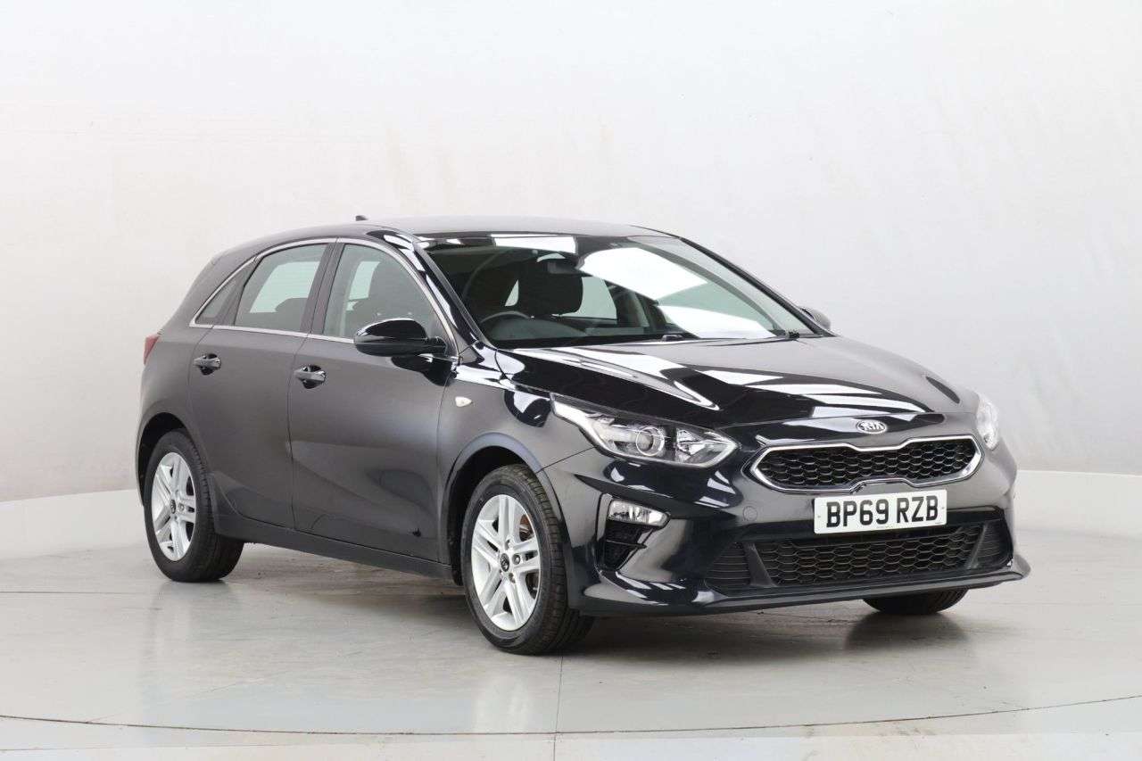 A 2019 KIA CEED 1.0 T-GDi ECO 2 Hatchback 5dr Petrol Manual Euro 6 (s/s) (118 bhp) A 2019 KIA CEED 1.0 T-GDi ECO 2 Hatchback 5dr Petrol Manual Euro 6 (s/s) (118 bhp)