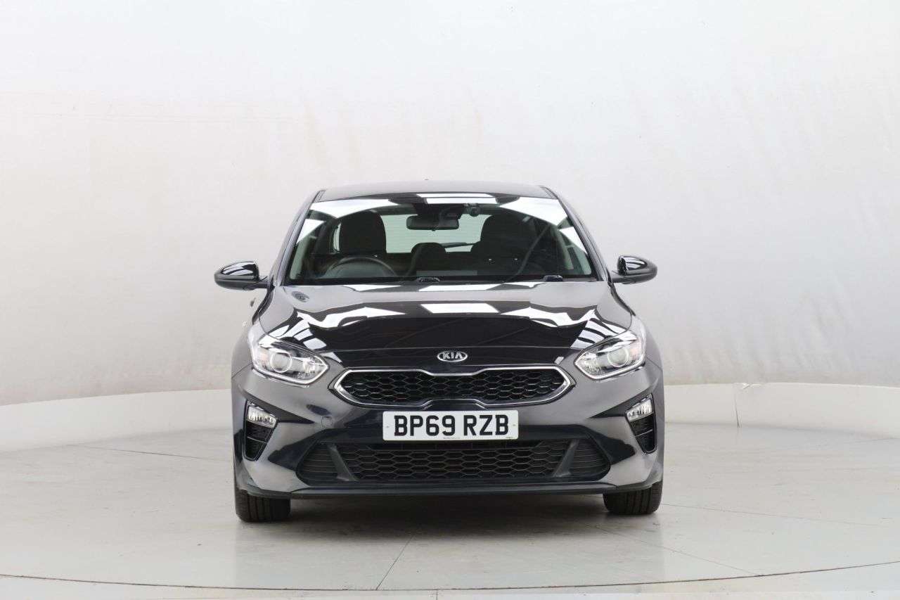 A 2019 KIA CEED 1.0 T-GDi ECO 2 Hatchback 5dr Petrol Manual Euro 6 (s/s) (118 bhp) A 2019 KIA CEED 1.0 T-GDi ECO 2 Hatchback 5dr Petrol Manual Euro 6 (s/s) (118 bhp)