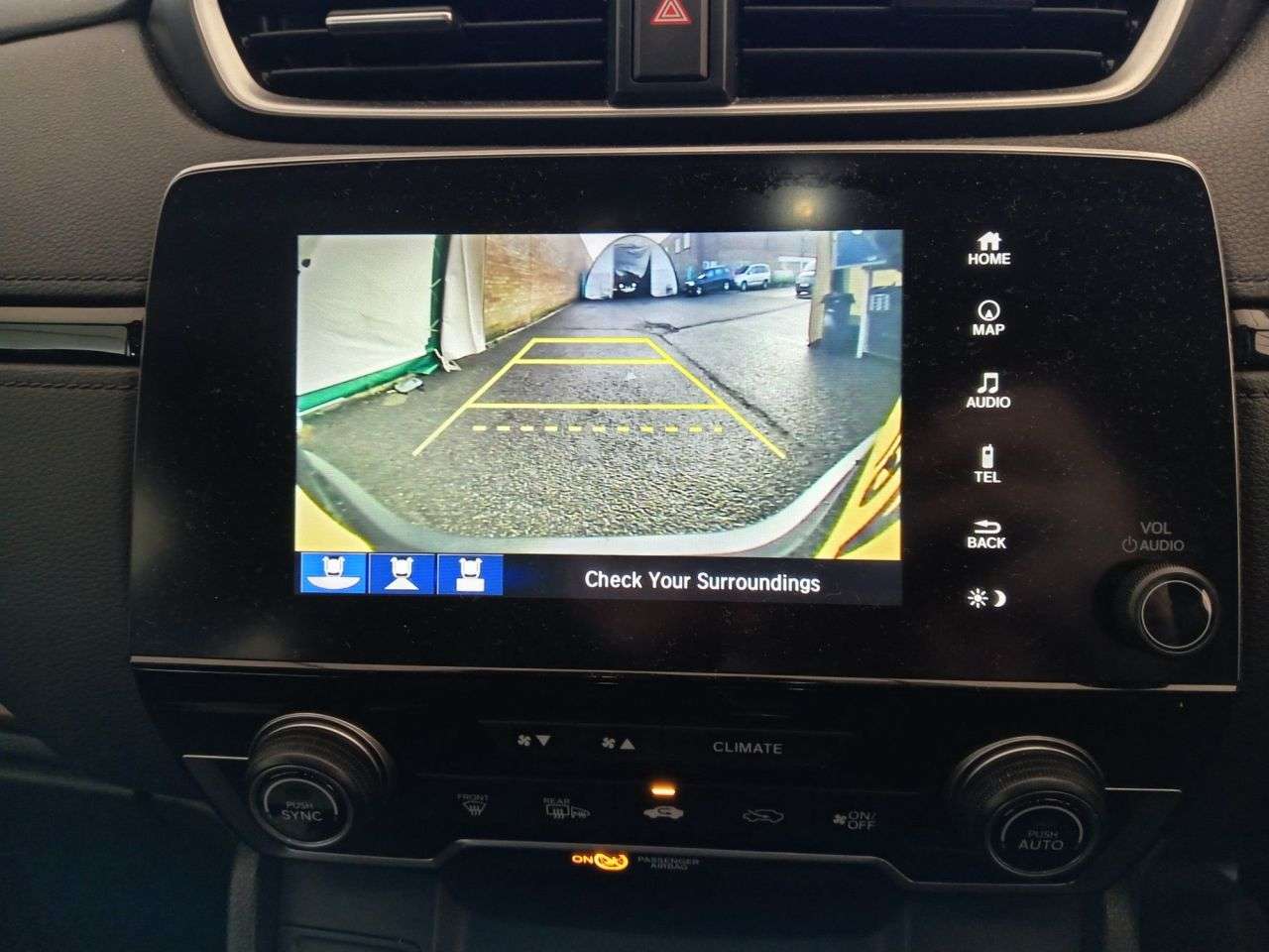 A 2019 HONDA CR-V 1.5 VTEC Turbo SE SUV 5dr Petrol Manual 4WD Euro 6 (s/s) (7 seat) (173 ps) A 2019 HONDA CR-V 1.5 VTEC Turbo SE SUV 5dr Petrol Manual 4WD Euro 6 (s/s) (7 seat) (173 ps)