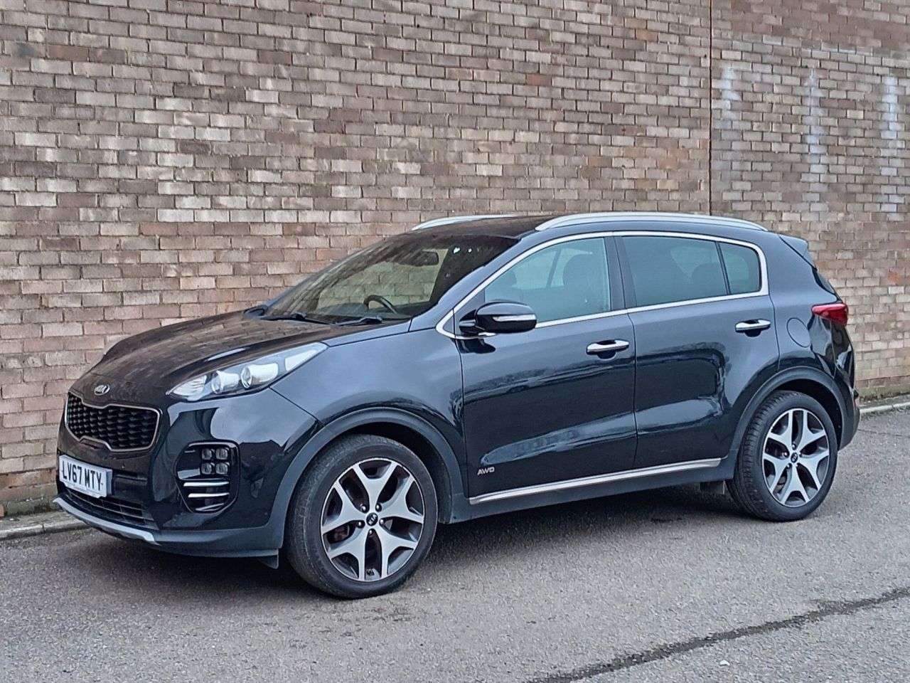 A 2017 KIA SPORTAGE 1.6 T-GDi GT-Line SUV 5dr Petrol Manual AWD Euro 6 (174 bhp) A 2017 KIA SPORTAGE 1.6 T-GDi GT-Line SUV 5dr Petrol Manual AWD Euro 6 (174 bhp)