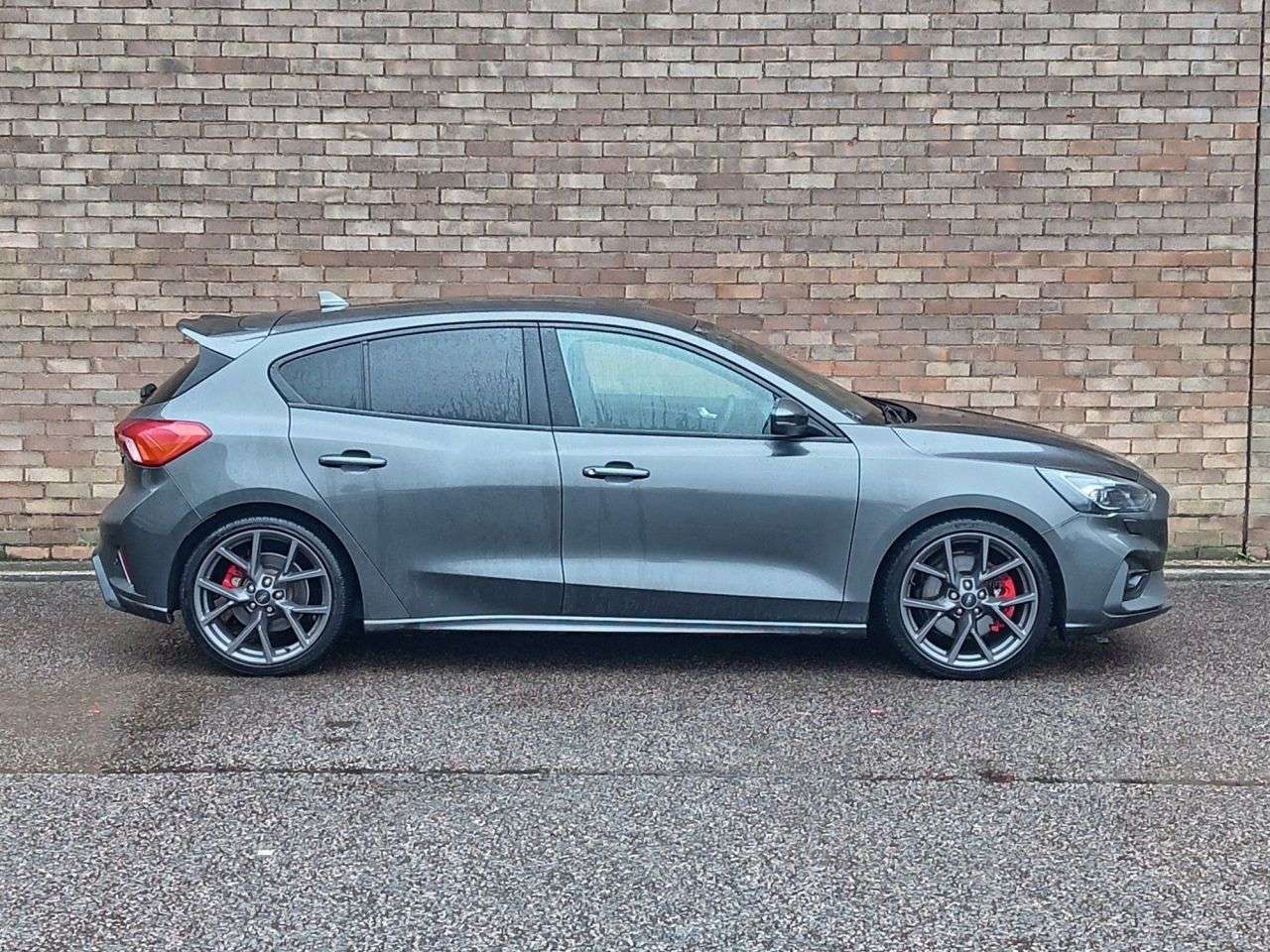 A 2019 FORD FOCUS 2.3T EcoBoost ST Hatchback 5dr Petrol Manual Euro 6 (s/s) (280 ps) A 2019 FORD FOCUS 2.3T EcoBoost ST Hatchback 5dr Petrol Manual Euro 6 (s/s) (280 ps)