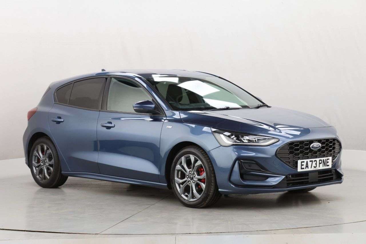 A 2023 FORD FOCUS 1.0T EcoBoost MHEV ST-Line Hatchback 5dr Petrol Hybrid DCT Euro 6 (s/s) (15 A 2023 FORD FOCUS 1.0T EcoBoost MHEV ST-Line Hatchback 5dr Petrol Hybrid DCT Euro 6 (s/s) (15