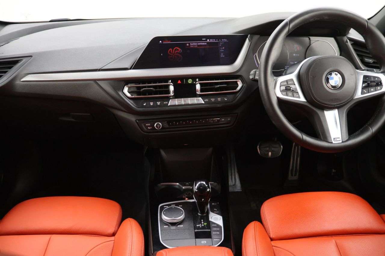 A 2020 BMW 1 SERIES 1.5 118i M Sport Hatchback 5dr Petrol DCT Euro 6 (s/s) (140 ps) A 2020 BMW 1 SERIES 1.5 118i M Sport Hatchback 5dr Petrol DCT Euro 6 (s/s) (140 ps)