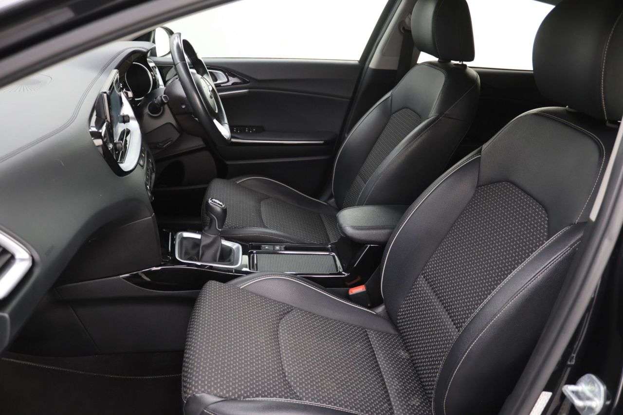 2021 KIA XCEED 2021 KIA XCEED