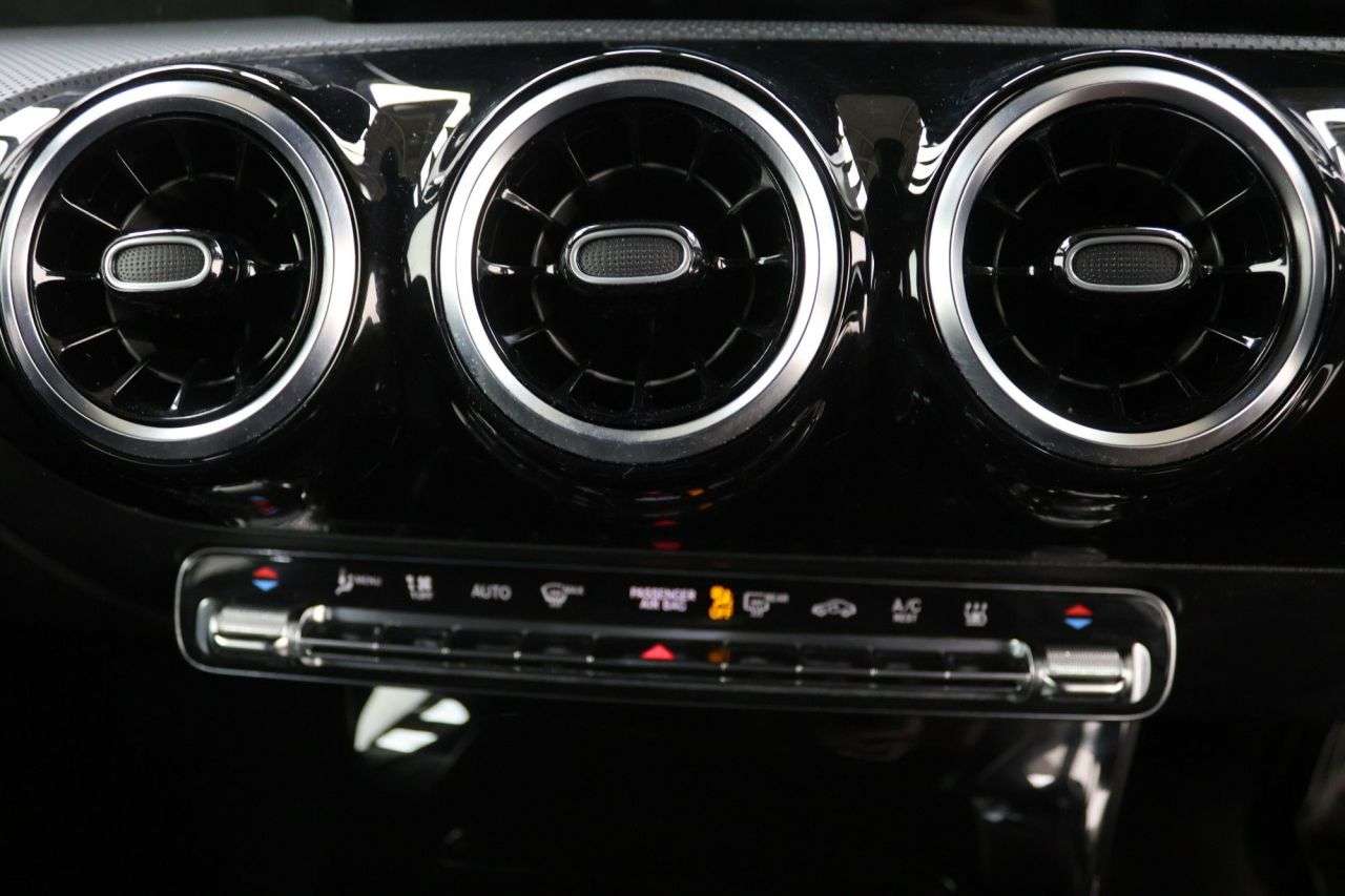 2021 MERCEDES-BENZ A CLASS 2021 MERCEDES-BENZ A CLASS