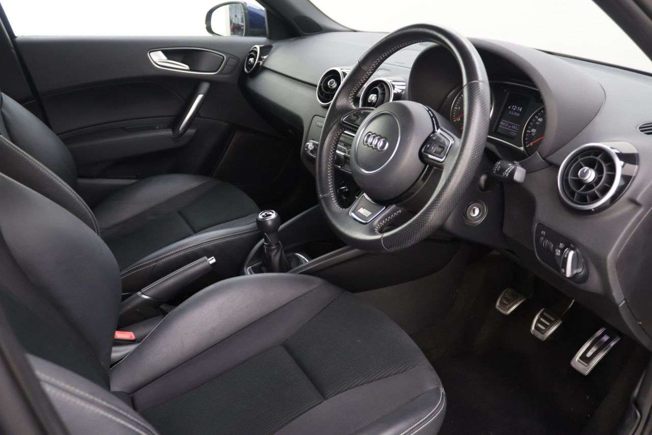 2016 AUDI A1 2016 AUDI A1