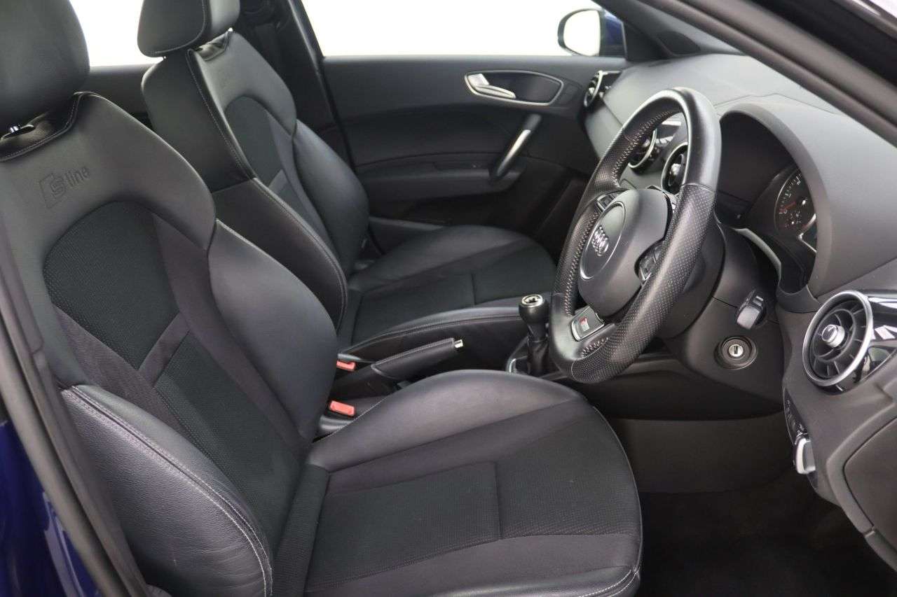 2016 AUDI A1 2016 AUDI A1