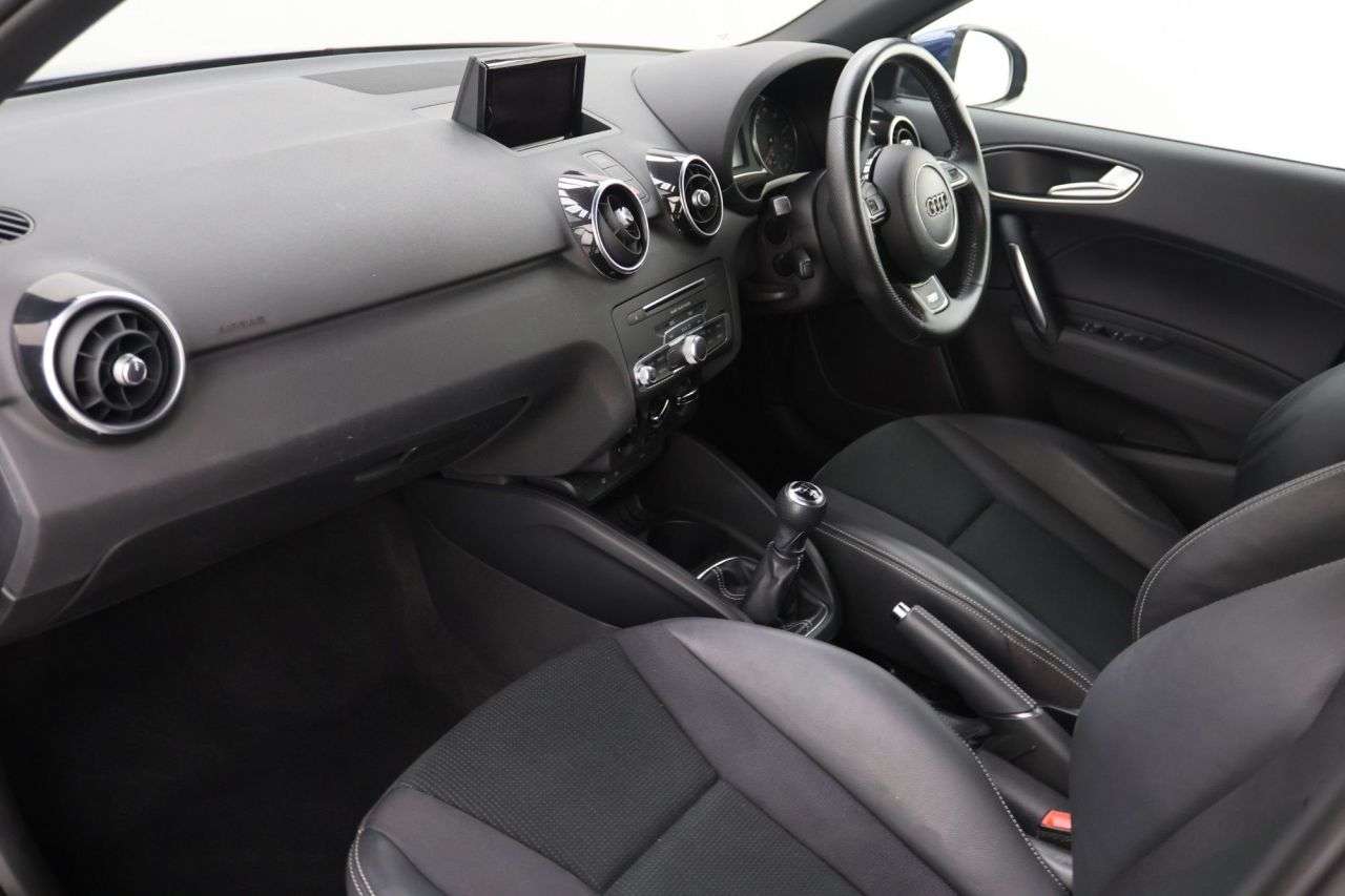 2016 AUDI A1 2016 AUDI A1