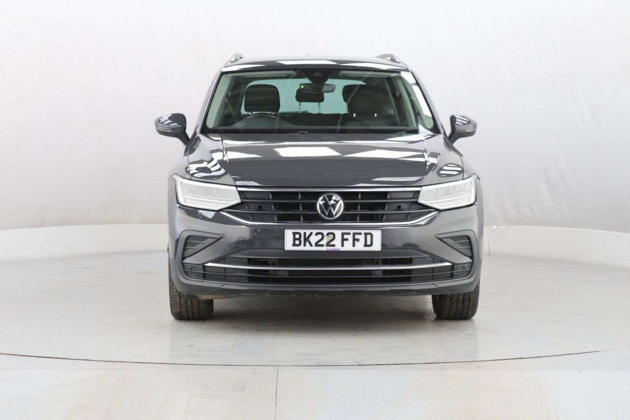 A 2022 VOLKSWAGEN TIGUAN 1.5 TSI Life SUV 5dr Petrol Manual Euro 6 (s/s) (150 ps) A 2022 VOLKSWAGEN TIGUAN 1.5 TSI Life SUV 5dr Petrol Manual Euro 6 (s/s) (150 ps)