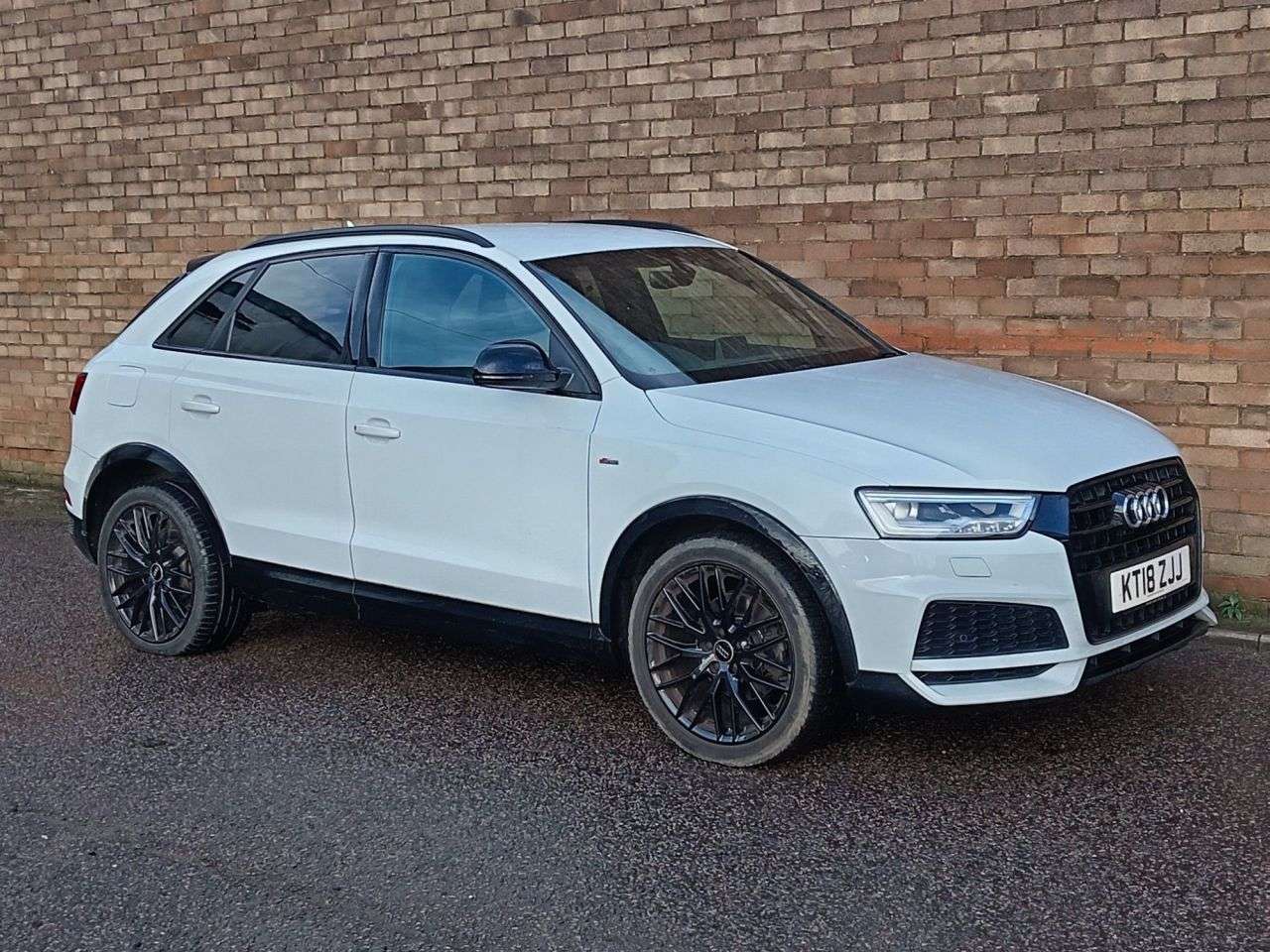 A 2018 AUDI Q3 1.4 TFSI CoD Black Edition SUV 5dr Petrol S Tronic Euro 6 (s/s) (150 ps) A 2018 AUDI Q3 1.4 TFSI CoD Black Edition SUV 5dr Petrol S Tronic Euro 6 (s/s) (150 ps)