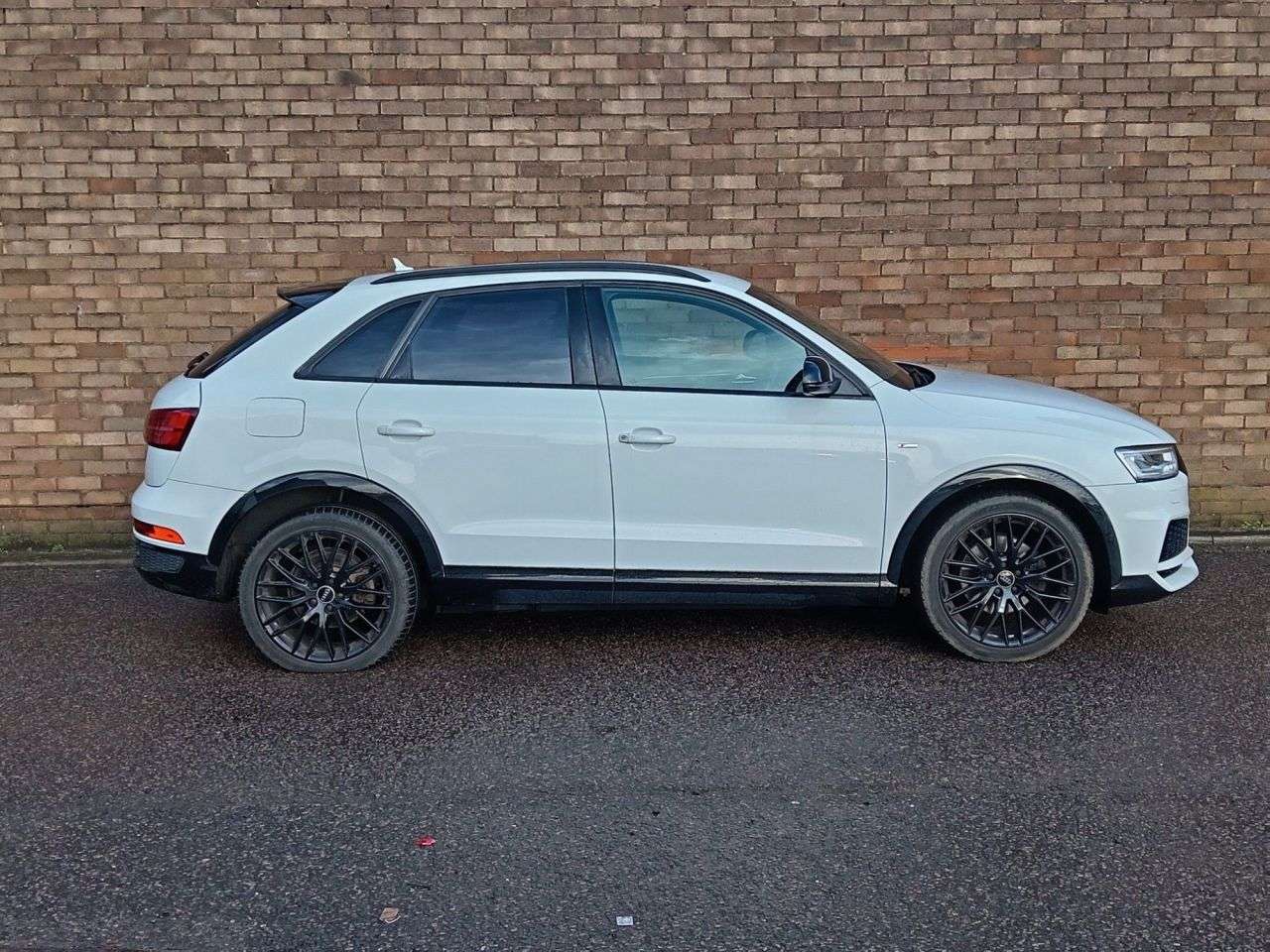 A 2018 AUDI Q3 1.4 TFSI CoD Black Edition SUV 5dr Petrol S Tronic Euro 6 (s/s) (150 ps) A 2018 AUDI Q3 1.4 TFSI CoD Black Edition SUV 5dr Petrol S Tronic Euro 6 (s/s) (150 ps)