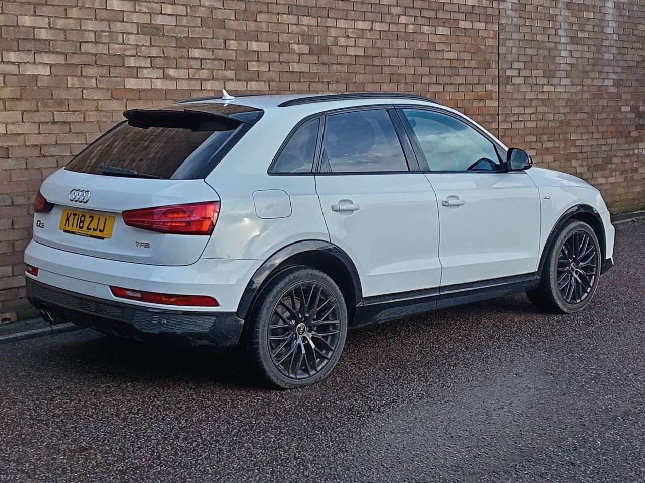 A 2018 AUDI Q3 1.4 TFSI CoD Black Edition SUV 5dr Petrol S Tronic Euro 6 (s/s) (150 ps) A 2018 AUDI Q3 1.4 TFSI CoD Black Edition SUV 5dr Petrol S Tronic Euro 6 (s/s) (150 ps)