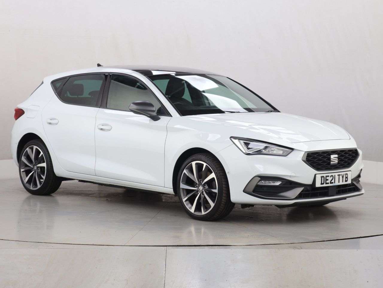 A 2021 SEAT LEON 1.4 eHybrid 12.8kWh FR Sport Hatchback 5dr Petrol Plug-in Hybrid DSG Euro 6 A 2021 SEAT LEON 1.4 eHybrid 12.8kWh FR Sport Hatchback 5dr Petrol Plug-in Hybrid DSG Euro 6