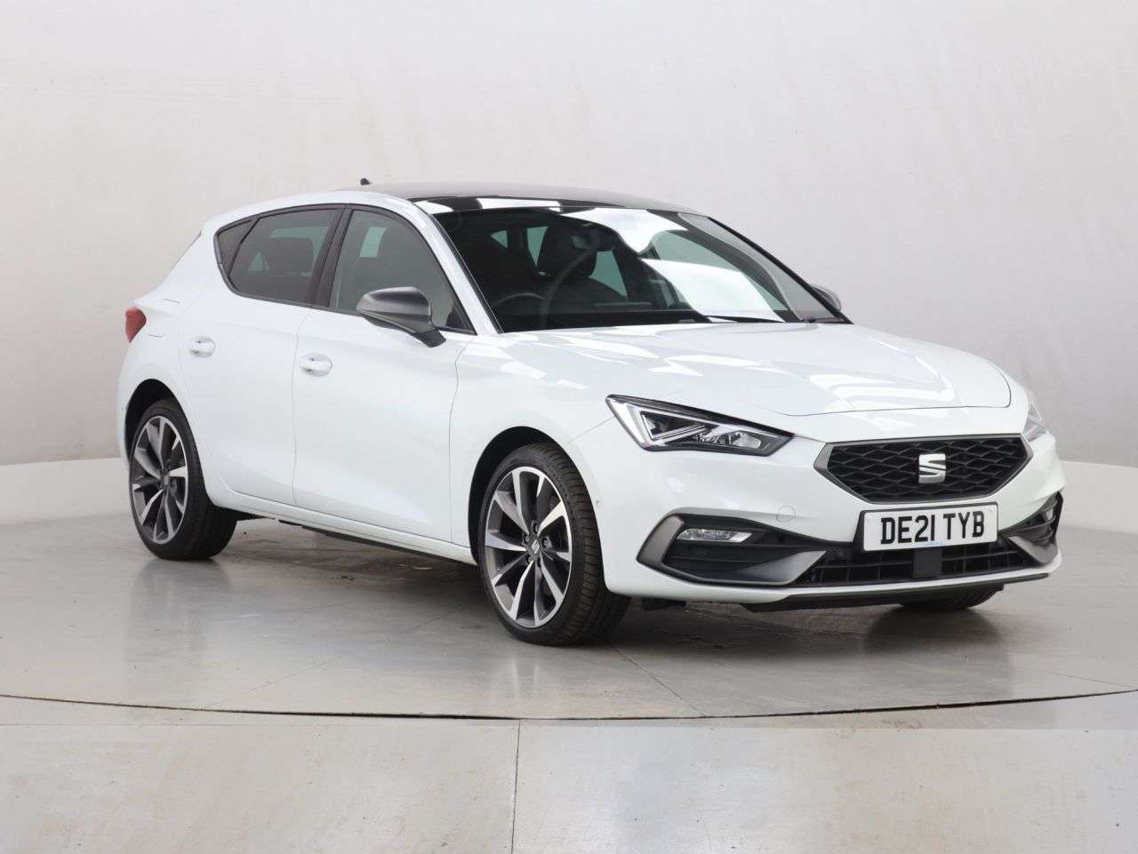 A 2021 SEAT LEON 1.4 eHybrid 12.8kWh FR Sport Hatchback 5dr Petrol Plug-in Hybrid DSG Euro 6 A 2021 SEAT LEON 1.4 eHybrid 12.8kWh FR Sport Hatchback 5dr Petrol Plug-in Hybrid DSG Euro 6