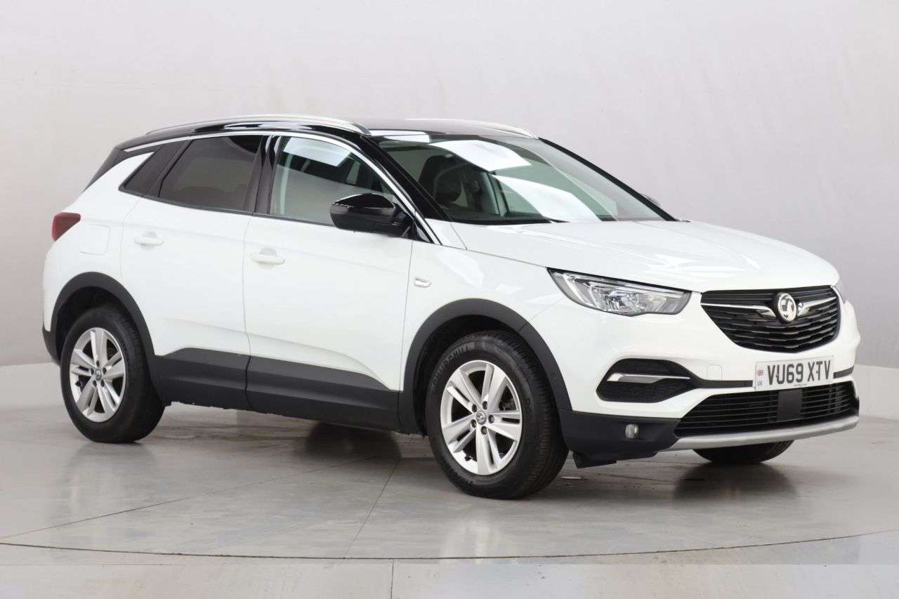 A 2020 VAUXHALL GRANDLAND X 1.5 Turbo D Business Edition Nav SUV 5dr Diesel Manual Euro 6 (s/s) (130 ps A 2020 VAUXHALL GRANDLAND X 1.5 Turbo D Business Edition Nav SUV 5dr Diesel Manual Euro 6 (s/s) (130 ps