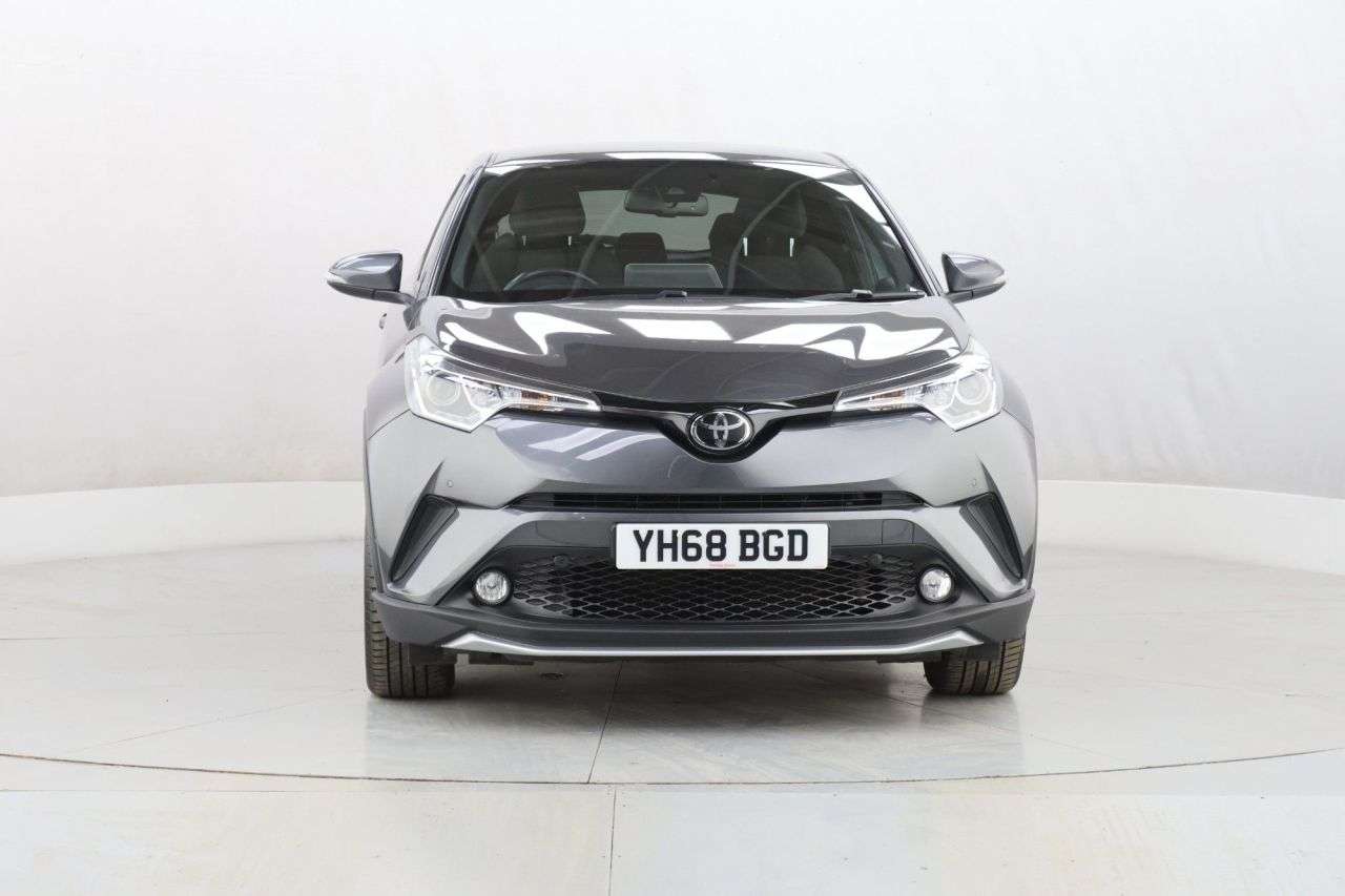 A 2019 TOYOTA C-HR 1.2 VVT-i Design SUV 5dr Petrol Manual Euro 6 (s/s) (116 ps) A 2019 TOYOTA C-HR 1.2 VVT-i Design SUV 5dr Petrol Manual Euro 6 (s/s) (116 ps)