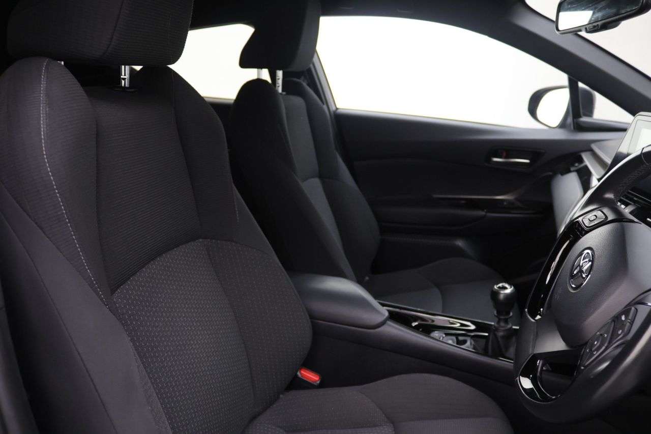 2019 TOYOTA C-HR 2019 TOYOTA C-HR