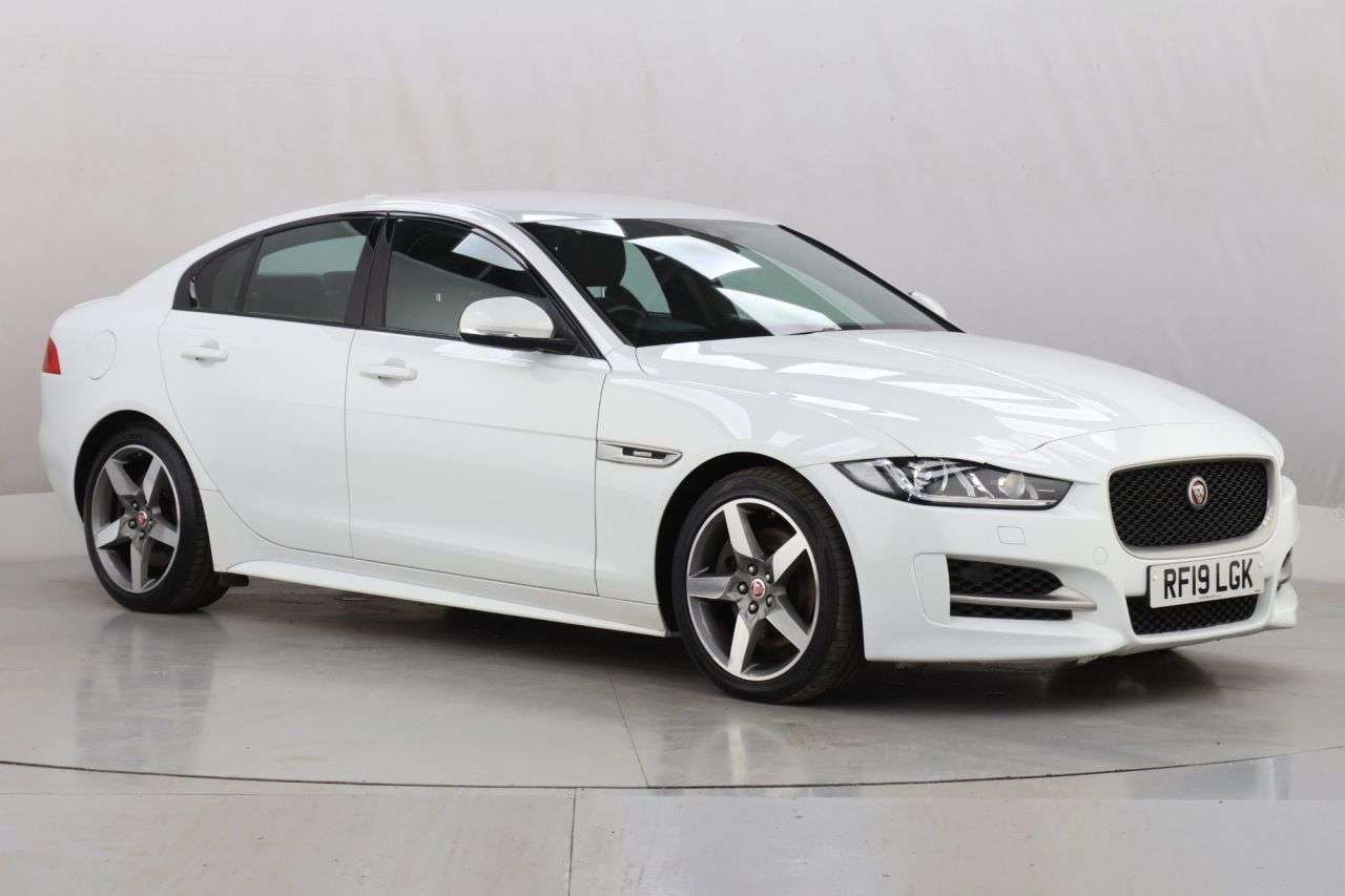 A 2019 JAGUAR XE 2.0i GPF R-Sport Saloon 4dr Petrol Auto Euro 6 (s/s) (200 ps) A 2019 JAGUAR XE 2.0i GPF R-Sport Saloon 4dr Petrol Auto Euro 6 (s/s) (200 ps)