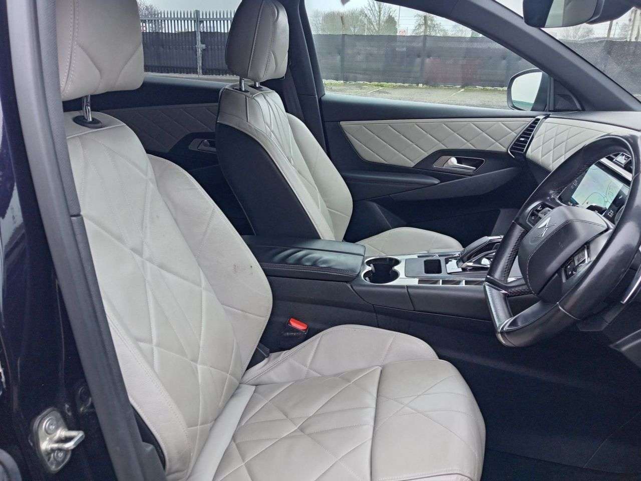 A 2019 DS AUTOMOBILES DS 7 1.6 PureTech GPF Prestige Crossback 5dr Petrol EAT8 Euro 6 (s/s) (225 ps) A 2019 DS AUTOMOBILES DS 7 1.6 PureTech GPF Prestige Crossback 5dr Petrol EAT8 Euro 6 (s/s) (225 ps)