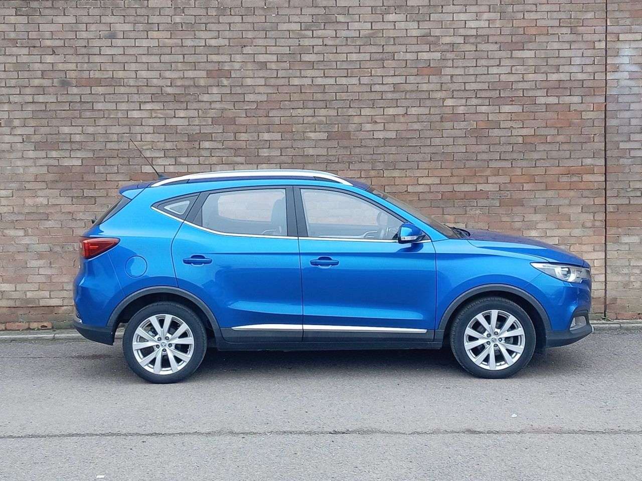 A 2018 MG MG ZS 1.5 VTi-TECH Excite SUV 5dr Petrol Manual Euro 6 (s/s) (106 ps) A 2018 MG MG ZS 1.5 VTi-TECH Excite SUV 5dr Petrol Manual Euro 6 (s/s) (106 ps)