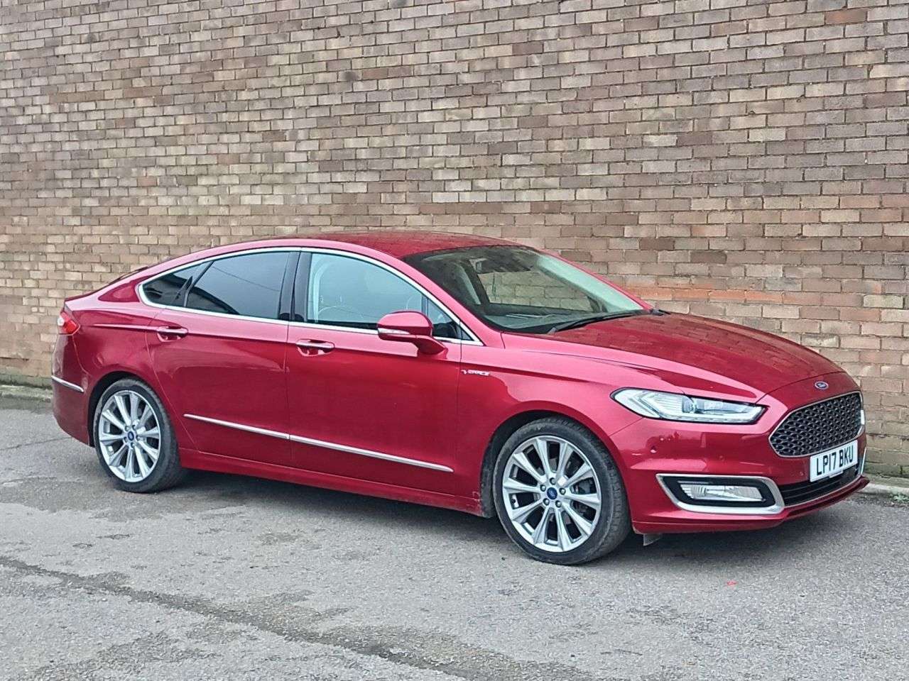 A 2017 FORD MONDEO 2.0 TDCi Duratorq Vignale Hatchback 5dr Diesel Manual Euro 6 (s/s) (180 ps) A 2017 FORD MONDEO 2.0 TDCi Duratorq Vignale Hatchback 5dr Diesel Manual Euro 6 (s/s) (180 ps)
