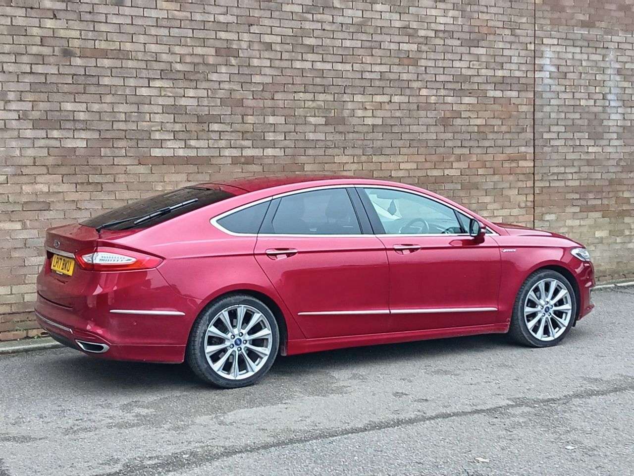 A 2017 FORD MONDEO 2.0 TDCi Duratorq Vignale Hatchback 5dr Diesel Manual Euro 6 (s/s) (180 ps) A 2017 FORD MONDEO 2.0 TDCi Duratorq Vignale Hatchback 5dr Diesel Manual Euro 6 (s/s) (180 ps)