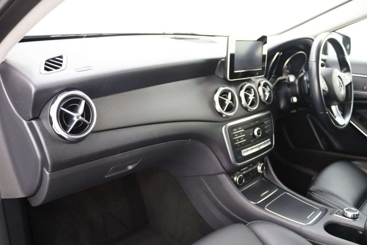 2018 MERCEDES-BENZ GLA CLASS 2018 MERCEDES-BENZ GLA CLASS