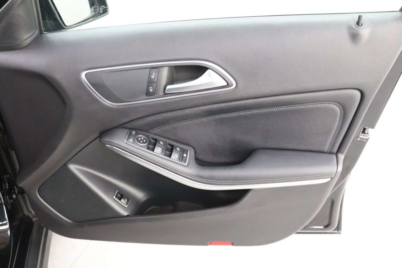 2018 MERCEDES-BENZ GLA CLASS 2018 MERCEDES-BENZ GLA CLASS