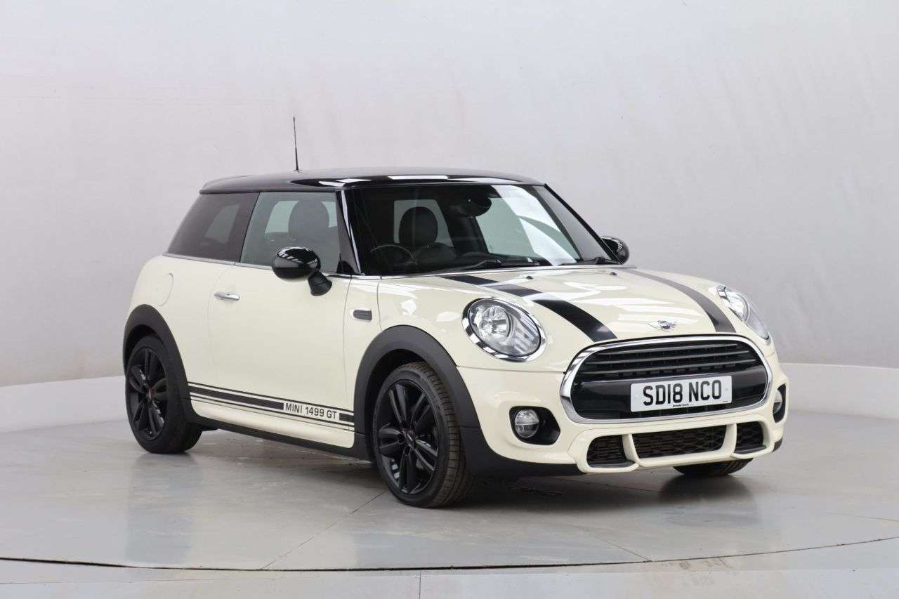 A 2018 MINI HATCH 1.5 Cooper Hatchback 3dr Petrol Manual Euro 6 (s/s) (136 ps) A 2018 MINI HATCH 1.5 Cooper Hatchback 3dr Petrol Manual Euro 6 (s/s) (136 ps)