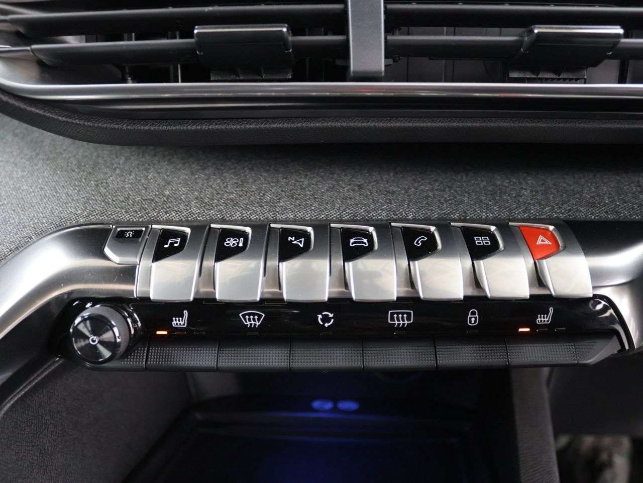 2019 PEUGEOT 3008 2019 PEUGEOT 3008