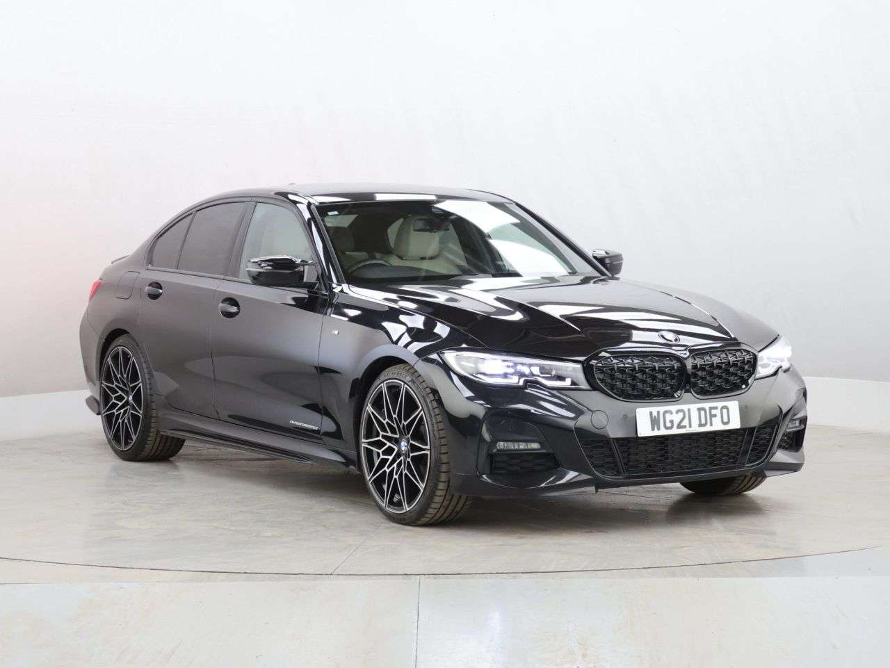 A 2021 BMW 3 SERIES 2.0 320i M Sport Saloon 4dr Petrol Auto xDrive Euro 6 (s/s) (184 ps) A 2021 BMW 3 SERIES 2.0 320i M Sport Saloon 4dr Petrol Auto xDrive Euro 6 (s/s) (184 ps)
