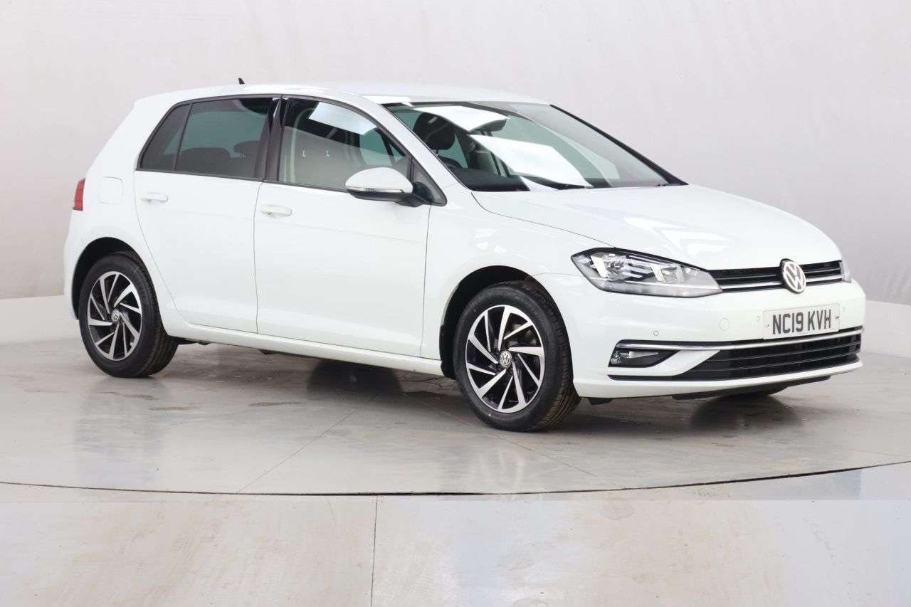 A 2019 VOLKSWAGEN GOLF 1.0 TSI Match Hatchback 5dr Petrol Manual Euro 6 (s/s) (115 ps) A 2019 VOLKSWAGEN GOLF 1.0 TSI Match Hatchback 5dr Petrol Manual Euro 6 (s/s) (115 ps)