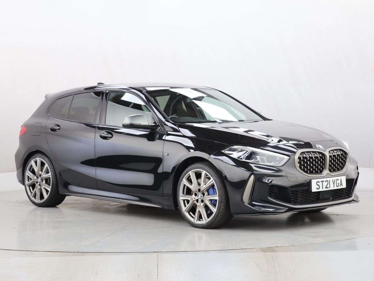 A 2021 BMW 1 SERIES 2.0 M135i Hatchback 5dr Petrol Auto xDrive Euro 6 (s/s) (306 ps) A 2021 BMW 1 SERIES 2.0 M135i Hatchback 5dr Petrol Auto xDrive Euro 6 (s/s) (306 ps)