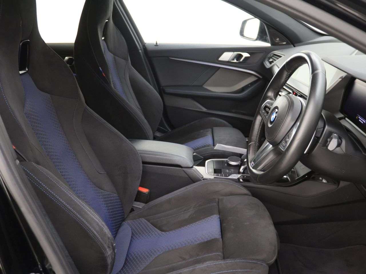 A 2021 BMW 1 SERIES 2.0 M135i Hatchback 5dr Petrol Auto xDrive Euro 6 (s/s) (306 ps) A 2021 BMW 1 SERIES 2.0 M135i Hatchback 5dr Petrol Auto xDrive Euro 6 (s/s) (306 ps)