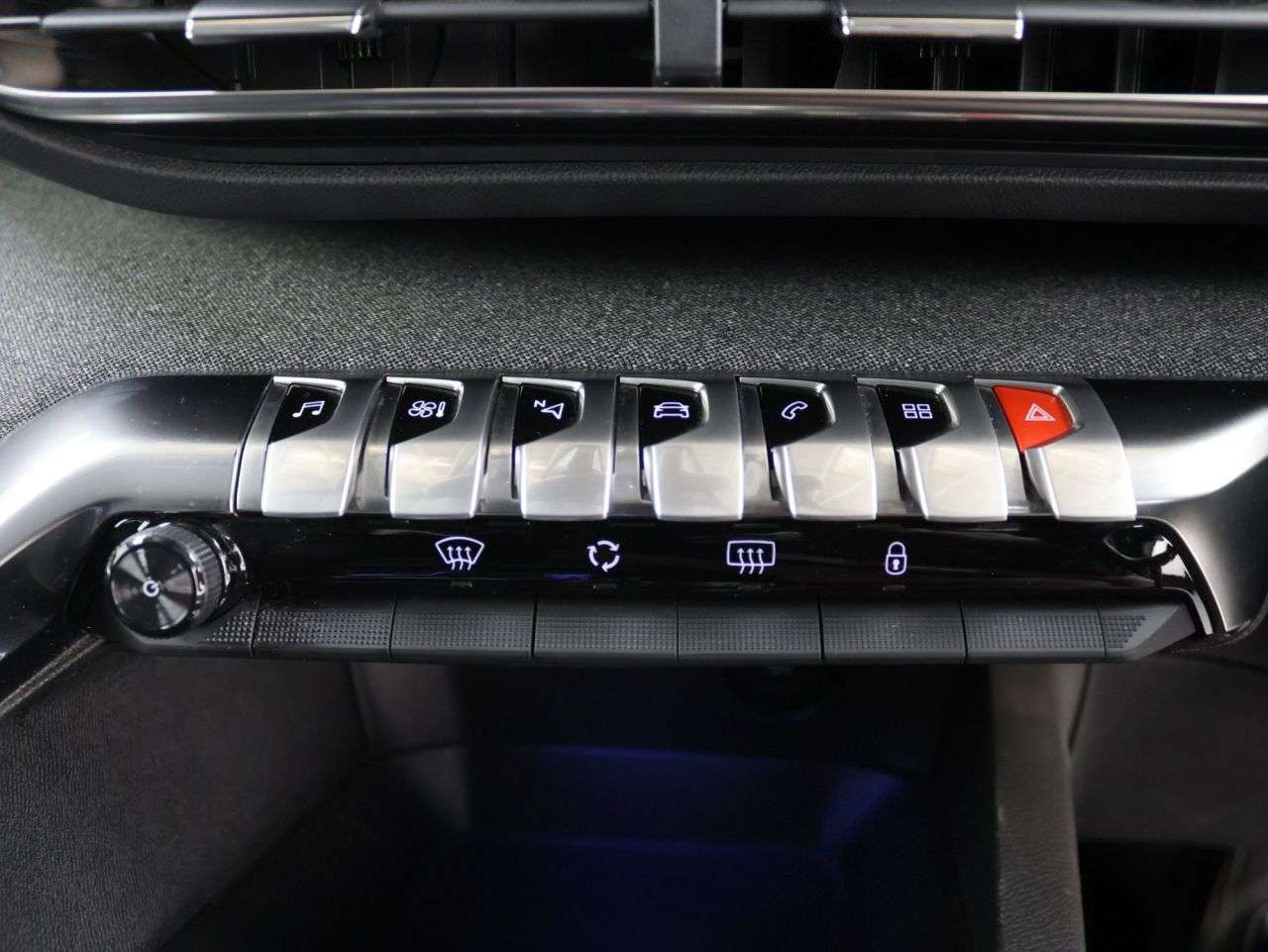 2019 PEUGEOT 3008 2019 PEUGEOT 3008