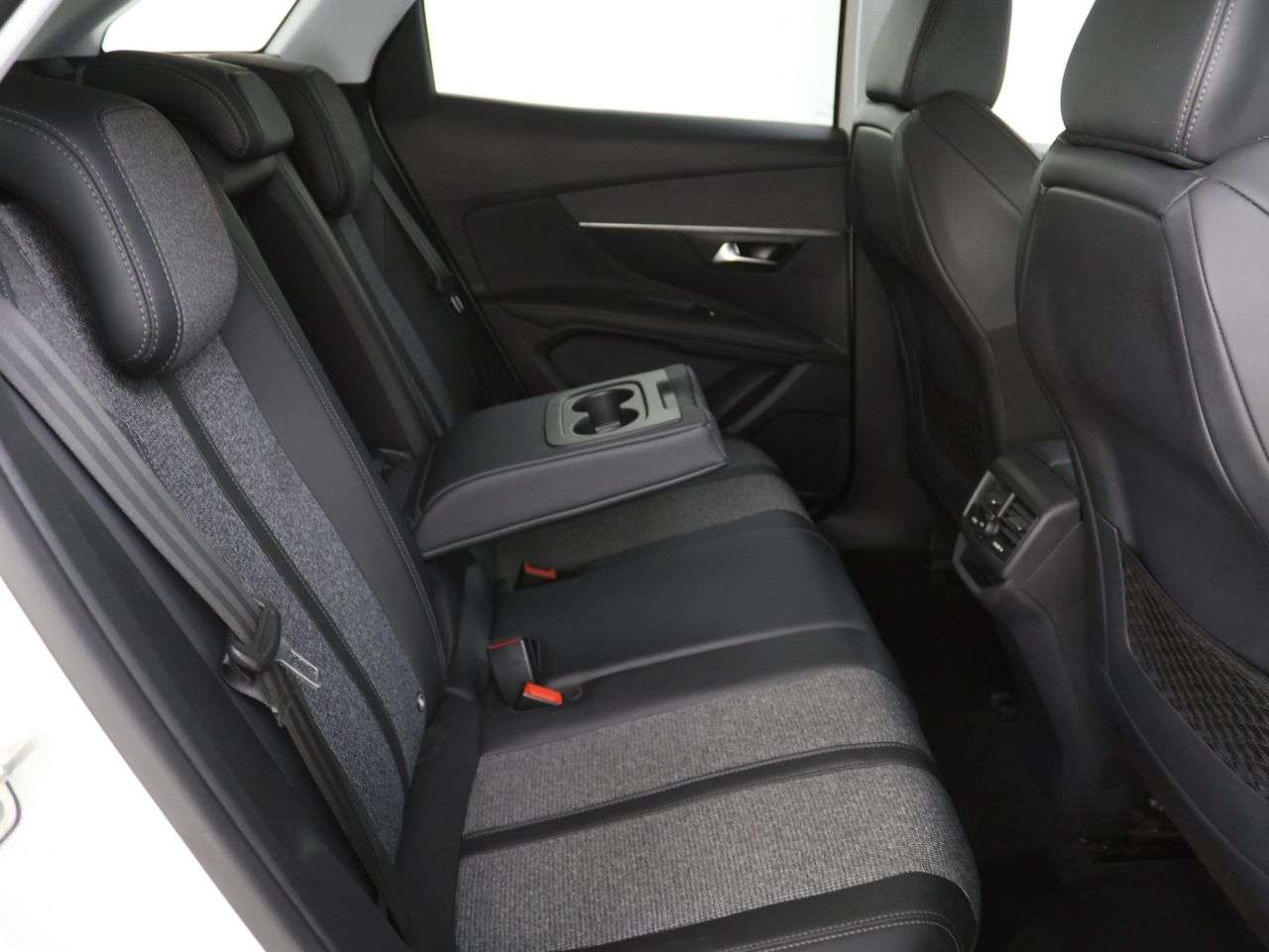 2019 PEUGEOT 3008 2019 PEUGEOT 3008