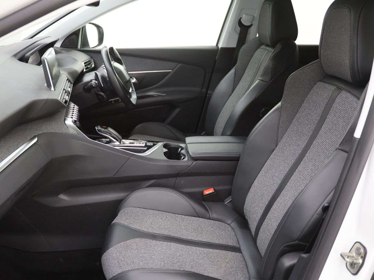 2019 PEUGEOT 3008 2019 PEUGEOT 3008