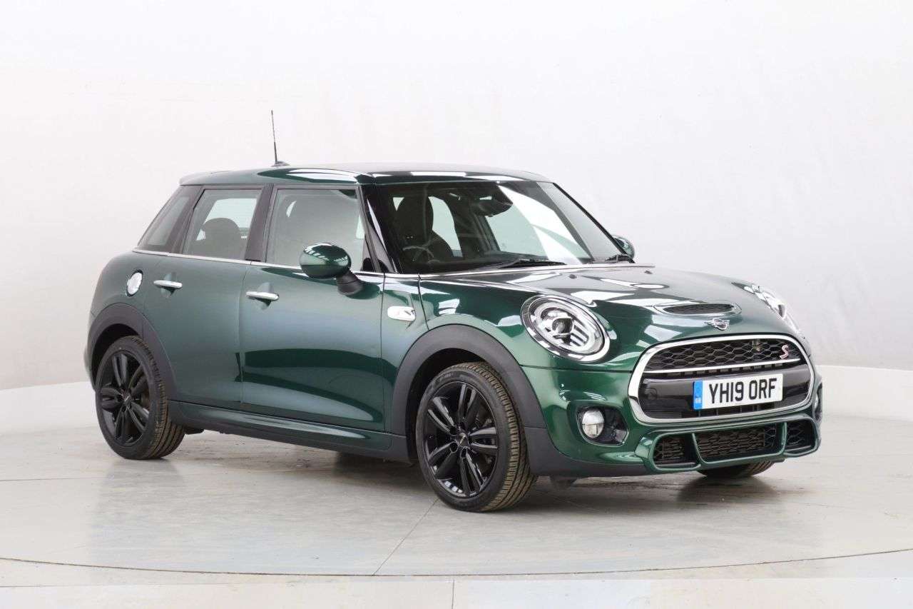 A 2019 MINI HATCH 2.0 Cooper S Sport Hatchback 5dr Petrol Steptronic Euro 6 (s/s) (192 ps) A 2019 MINI HATCH 2.0 Cooper S Sport Hatchback 5dr Petrol Steptronic Euro 6 (s/s) (192 ps)