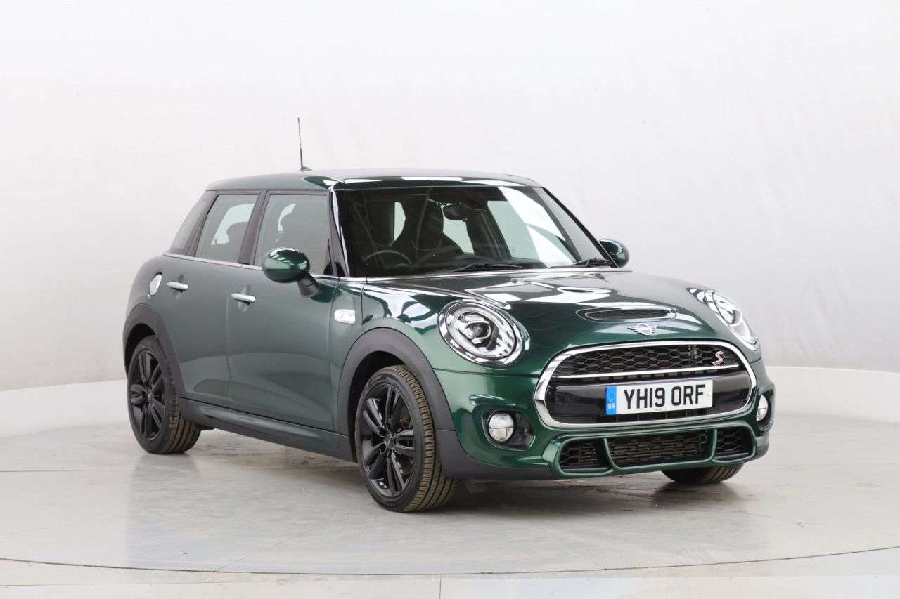 A 2019 MINI HATCH 2.0 Cooper S Sport Hatchback 5dr Petrol Steptronic Euro 6 (s/s) (192 ps) A 2019 MINI HATCH 2.0 Cooper S Sport Hatchback 5dr Petrol Steptronic Euro 6 (s/s) (192 ps)