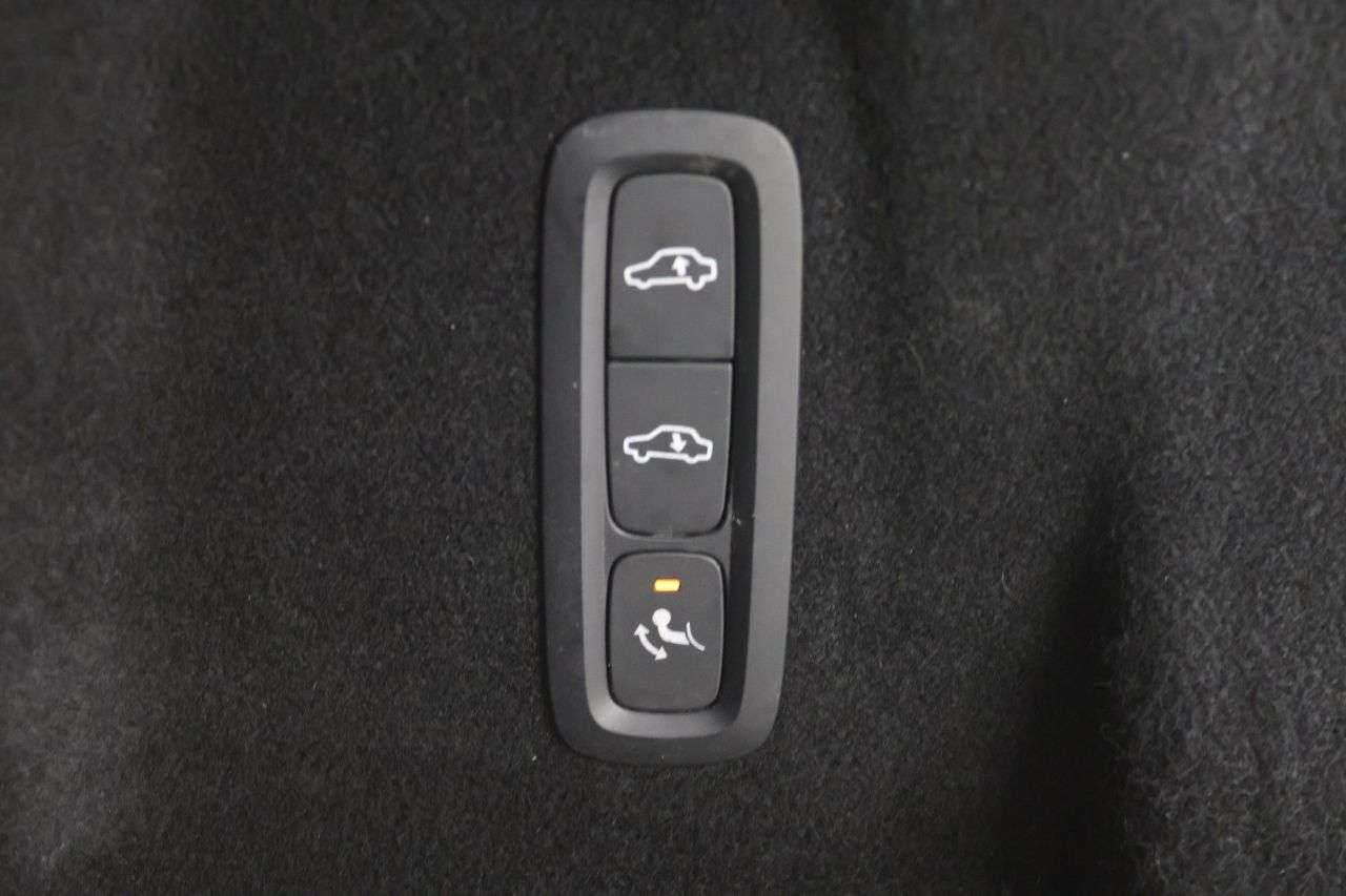 2019 VOLVO XC60 2019 VOLVO XC60