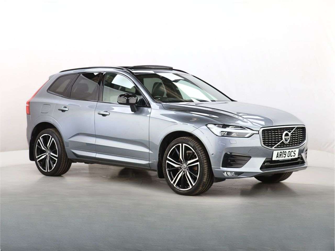 A 2019 VOLVO XC60 2.0 B5 MHEV R-Design Pro SUV 5dr Diesel Hybrid Auto AWD Euro 6 (s/s) (235 p A 2019 VOLVO XC60 2.0 B5 MHEV R-Design Pro SUV 5dr Diesel Hybrid Auto AWD Euro 6 (s/s) (235 p
