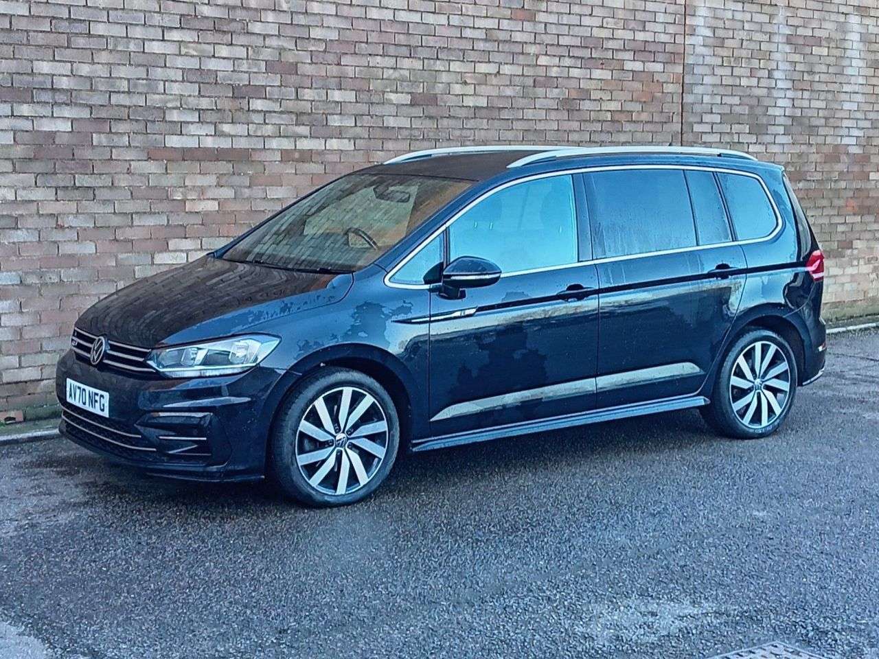 A 2020 VOLKSWAGEN TOURAN 1.5 TSI EVO R-Line MPV 5dr Petrol Manual Euro 6 (s/s) (150 ps) A 2020 VOLKSWAGEN TOURAN 1.5 TSI EVO R-Line MPV 5dr Petrol Manual Euro 6 (s/s) (150 ps)