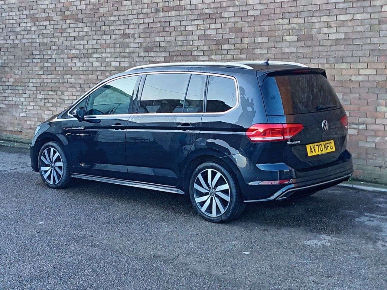 A 2020 VOLKSWAGEN TOURAN 1.5 TSI EVO R-Line MPV 5dr Petrol Manual Euro 6 (s/s) (150 ps) A 2020 VOLKSWAGEN TOURAN 1.5 TSI EVO R-Line MPV 5dr Petrol Manual Euro 6 (s/s) (150 ps)